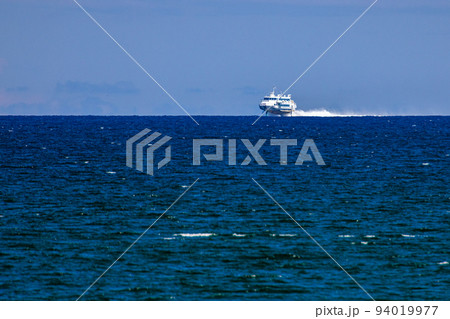 【新潟県・佐渡】佐渡両津湾(国道350号線)を疾走するジェットフォイル 夏編 8月 【新潟県・佐渡】佐渡両津湾(国道350号線)を疾走するジェットフォイル 夏編 8月 94019977