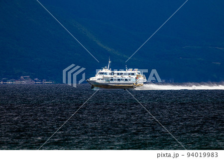 【新潟県･佐渡】佐渡両津湾(国道350号線)を疾走するジェットフォイル　夏編　8月 94019983