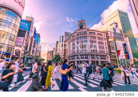 日本の東京都市景観 7週世界最多・死者数4週世界2番目。行動制限なし…銀座には多くの人出=9月5日 日本の東京都市景観 7週世界最多・死者数4週世界2番目。行動制限なし…銀座には多くの人出=9月5日 94025060