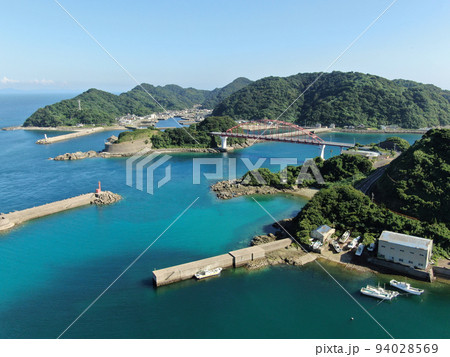 長崎市の野母崎樺島の絶景港湾の空撮 94028569