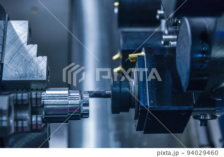 CNC lathe machine cutting the metal screw thread part, The hi-technology parts manufacturing 94029460