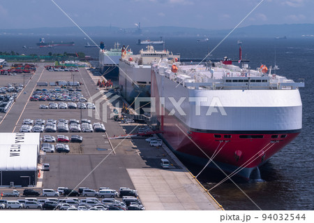 《神奈川県》自動車船で輸出される車・自動車産業 94032544