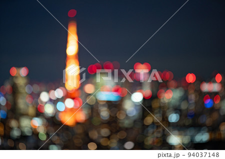 東京の夜景（アウトフォーカス） 94037148