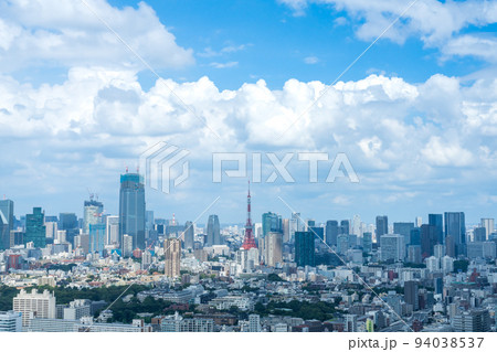 真夏の積乱雲浮かぶ東京都市風景 真夏の積乱雲浮かぶ東京都市風景 94038537