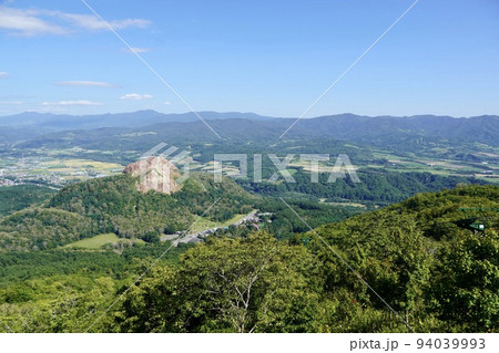 有珠山テラスから見る昭和新山 有珠山テラスから見る昭和新山 94039993