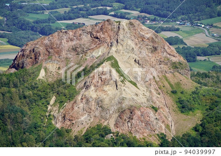 有珠山テラスから見る昭和新山 94039997