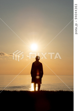 光の中の女性 光の中の女性 94044363