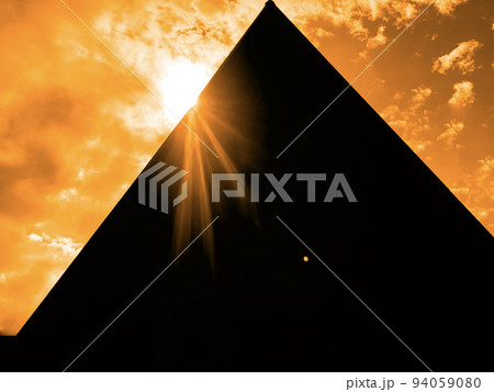 Triangle image Triangle image 94059080