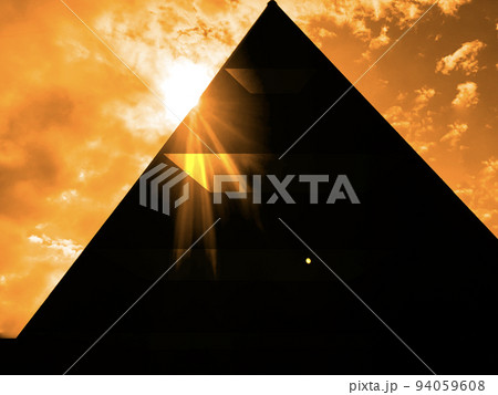 Triangle image 94059608