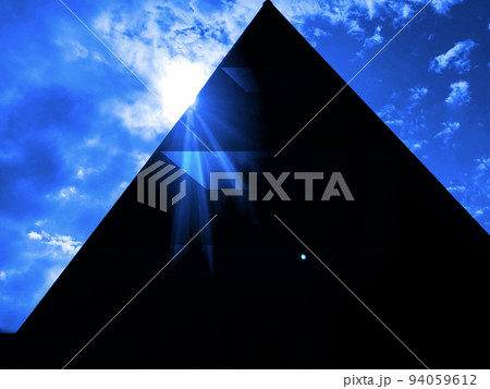 Triangle image 94059612