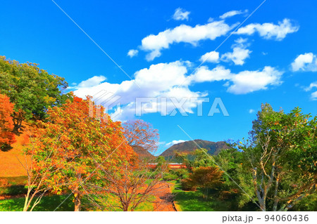 紅葉の七ツ森立輪水辺公園 94060436