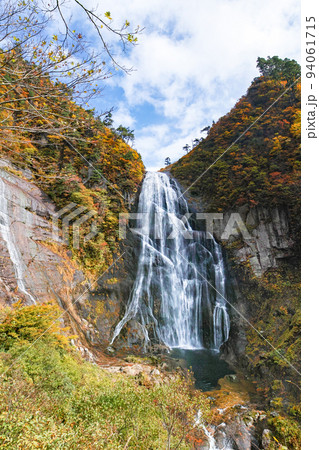 秋田県/ 安の滝（上段部）紅葉 94061715