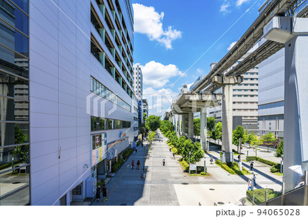 【東京都】自然が豊かな立川市のサンサンロード 94065028