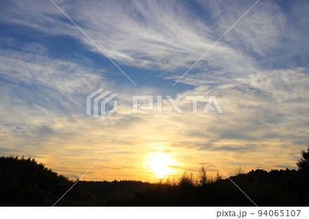 秋の夕焼け空 秋の夕焼け空 94065107