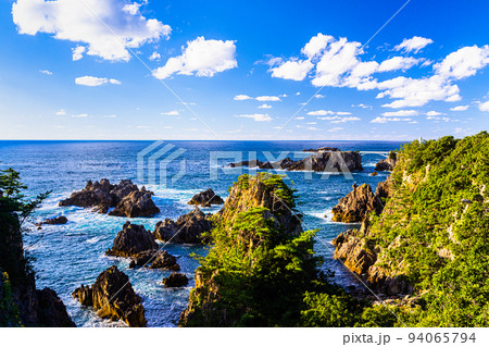 【新潟県･尖閣湾】日本のフィヨルド尖閣湾 佐渡島 夏 8月　 94065794