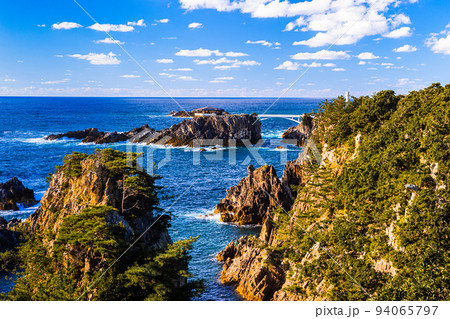 【新潟県･尖閣湾】日本のフィヨルド尖閣湾 佐渡島 夏 8月　 94065797