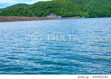 玉原湖　玉原ダム　湖の風景　初夏の季節 94066260