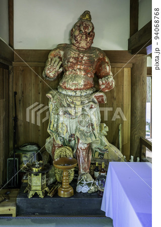 三徳山三佛寺 本堂 仁王像 鳥取県三朝町 三徳山三佛寺 本堂 仁王像 鳥取県三朝町 94068768