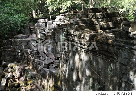 シェムリアップ アンコール遺跡のベン・メリア シェムリアップ アンコール遺跡のベン・メリア 94072352