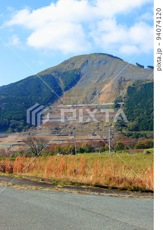 熊本地震で崩落した復興工事（豊肥本線　立野駅方面） 94074120
