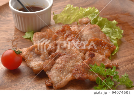 おいしい豚の生姜焼き おいしい豚の生姜焼き 94074602