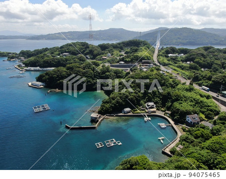 寺島大橋完成記念公園の上空から寺島の海岸の空撮 寺島大橋完成記念公園の上空から寺島の海岸の空撮 94075465