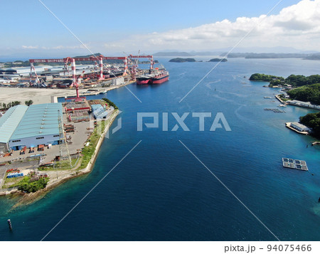 寺島大橋完成記念公園の上空から寺島の海岸の空撮 94075466