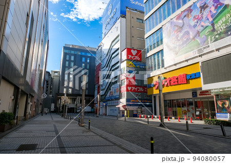 東京都 秋葉原駅、早朝の電気街南口 東京都 秋葉原駅、早朝の電気街南口 94080057