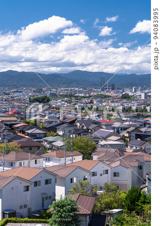 《東京都》青空の住宅街・東京郊外 《東京都》青空の住宅街・東京郊外 94083995