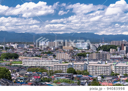 《東京都》青空の住宅街・東京郊外 《東京都》青空の住宅街・東京郊外 94083998