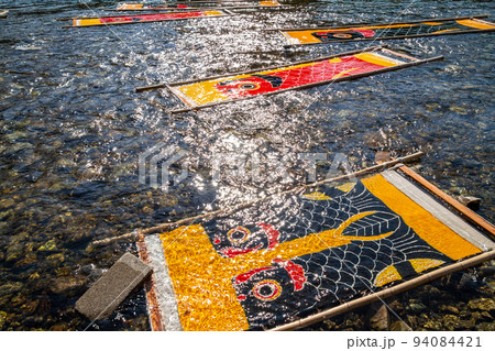冬 鯉のぼりの寒ざらし 岐阜県郡上市八幡 冬 鯉のぼりの寒ざらし 岐阜県郡上市八幡 94084421