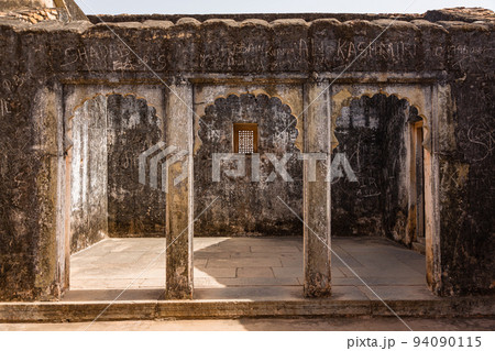 インド　ラージャスターン州にあるチッタウルガル砦内にあるマハラニ・シュリ・パドミニ・パレス 94090115