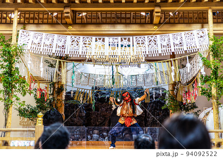 宮崎 高千穂 高千穂神社 高千穂神楽 戸取の舞 宮崎 高千穂 高千穂神社 高千穂神楽 戸取の舞 94092522