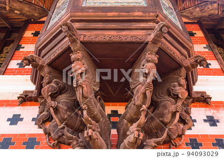 インド　ティルヴァナンタプラムの動物園 94093029