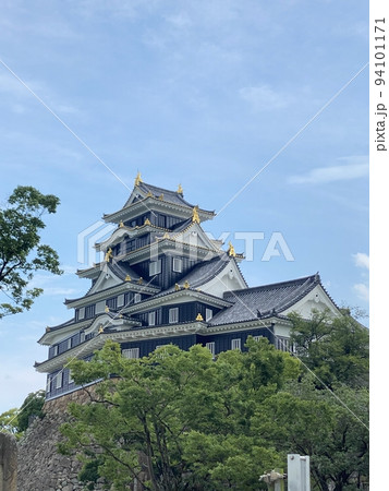 岡山城（縦・遠目から） 94101171
