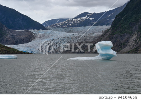 メンデンホール氷河(アラスカ州、アメリカ) メンデンホール氷河(アラスカ州、アメリカ) 94104658