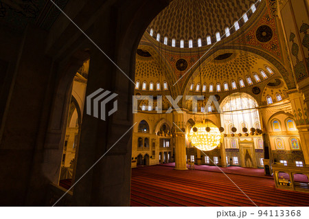 トルコ　首都アンカラのコジャテペ・モスクの礼拝堂内 94113368
