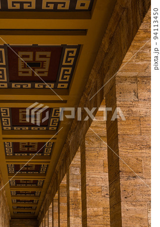 トルコ 首都アンカラにあるアタテュルク廟の回廊 トルコ 首都アンカラにあるアタテュルク廟の回廊 94113450