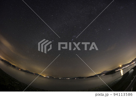 瀬戸内の冬の星空 オリオン座と冬の天の川 瀬戸内の冬の星空 オリオン座と冬の天の川 94113586