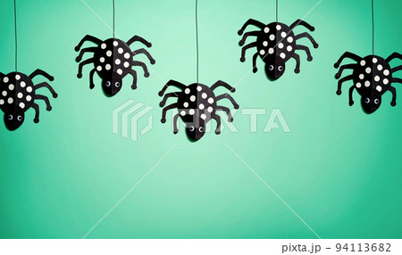 Halloween paper craft black spiders Halloween paper craft black spiders 94113682