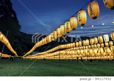 毎年8月に靜岡縣護國神社で行われる万灯みたま祭 毎年8月に靜岡縣護國神社で行われる万灯みたま祭 94117452