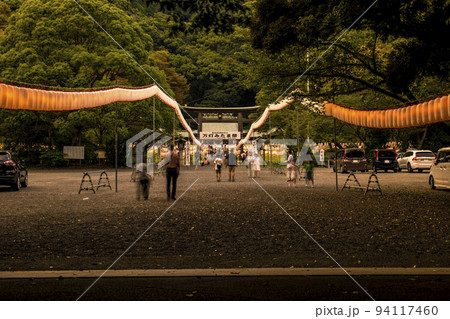 毎年8月に靜岡縣護國神社で行われる万灯みたま祭 毎年8月に靜岡縣護國神社で行われる万灯みたま祭 94117460