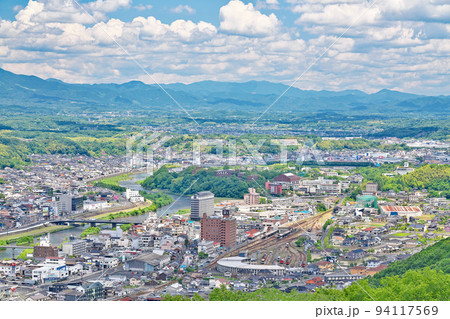 【神南備山 展望台より津山市街地を一望】 岡山県津山市井口 94117569