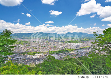 【神南備山 展望台より津山市街地を一望】 岡山県津山市井口 【神南備山 展望台より津山市街地を一望】 岡山県津山市井口 94117570