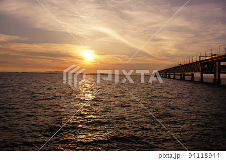 りんくう黄昏　関空夕暮 94118944