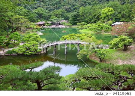四国高松市の栗林公園の飛来峰から臨む絶景 四国高松市の栗林公園の飛来峰から臨む絶景 94119062