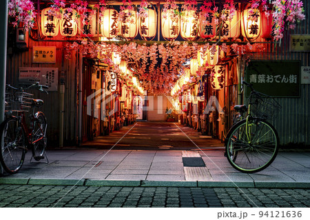 静岡県静岡市の青葉おでん街の夜 94121636