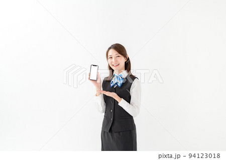 ビジネス　女性　スマートフォン　制服 94123018