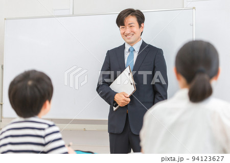 小学生・中学生に教える塾講師（学校説明会） 94123627