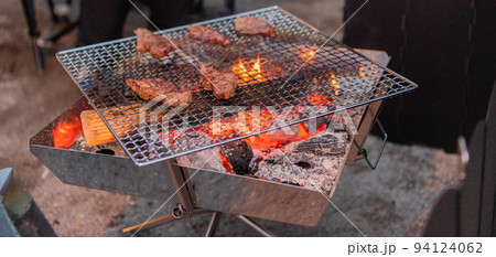 バーベキュー 焼肉 キャンプイメージ素材 バーベキュー 焼肉 キャンプイメージ素材 94124062